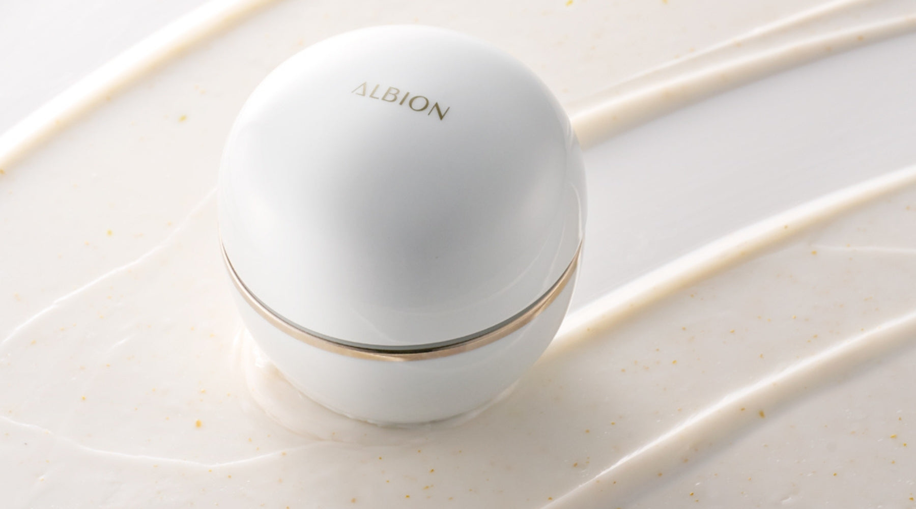Japanese Bath Ritual: What Onsen and Ofuro Can Teach Us About Skincare