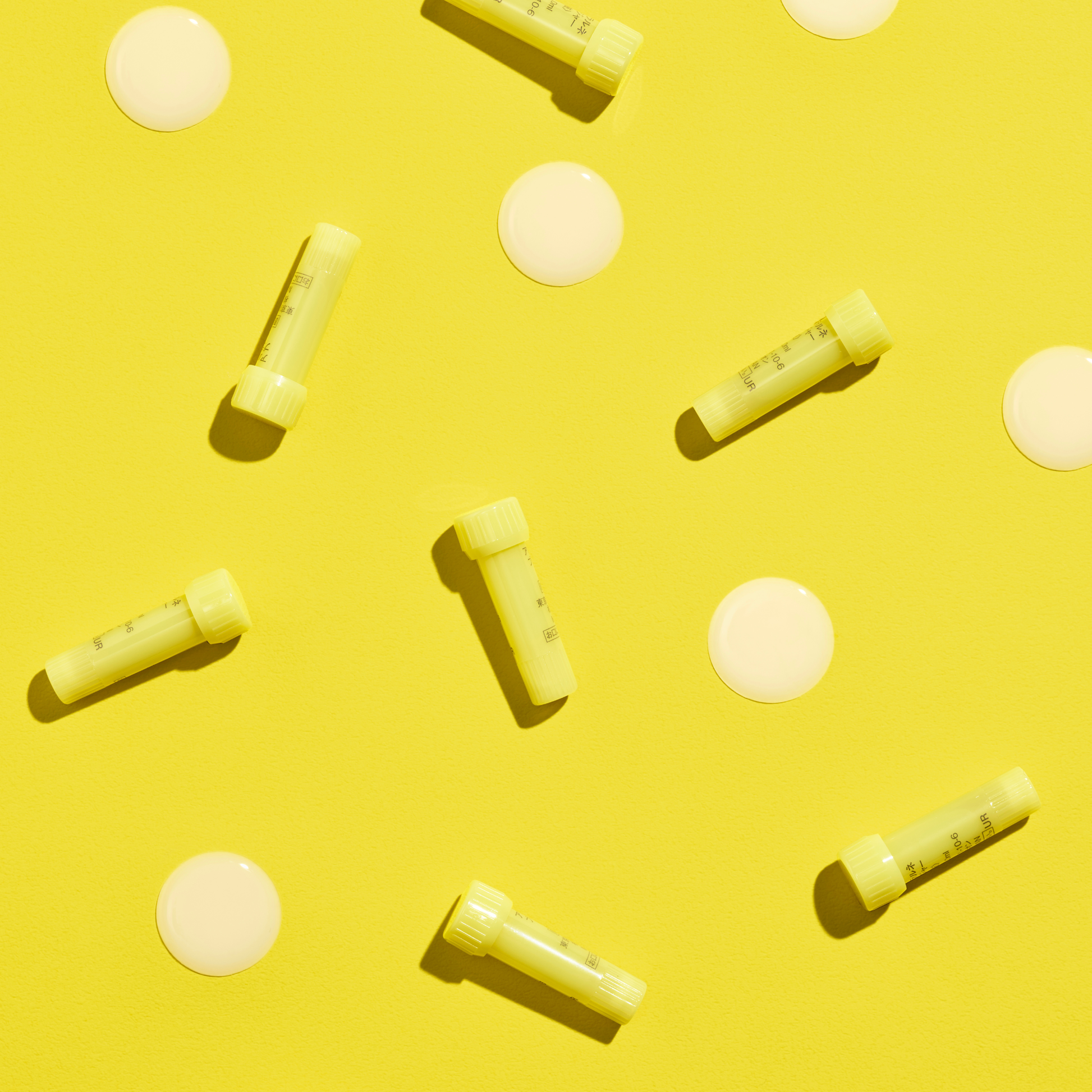 Flarune_Bright_Charge_Serum_Flat_lay_shot